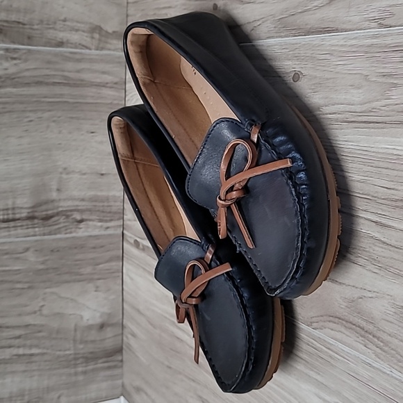 Clarks Collection Ultimate Comfort Women’s Black Leather Boat Shoes - Picture 2 of 10